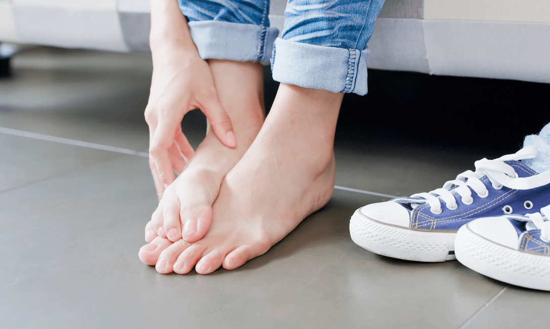 Symptoms of Foot Mycosis or Fungus