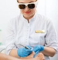 Hardware treatment of fungi on nails