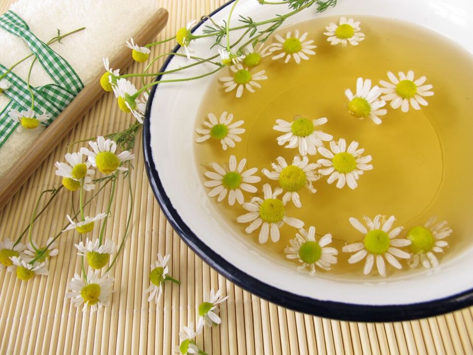Bathing with Chamomile Prevents Foot Fungus